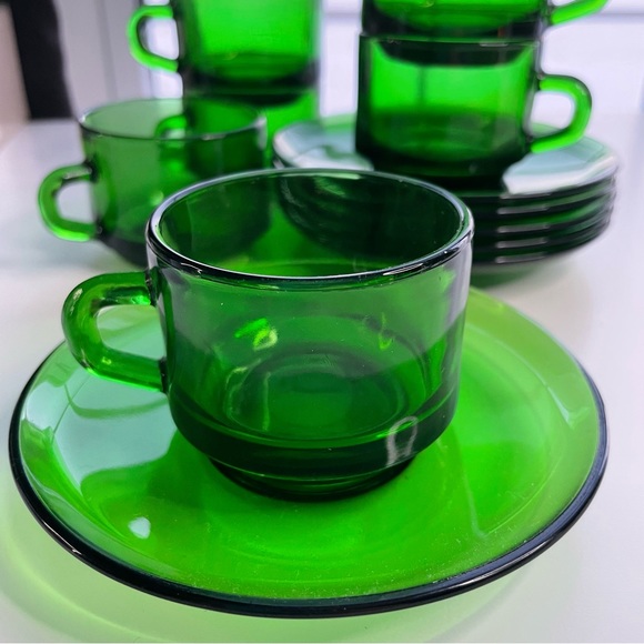 Vereco France Demitasse Espresso Vintage Cups and Saucers - Picture 1 of 10